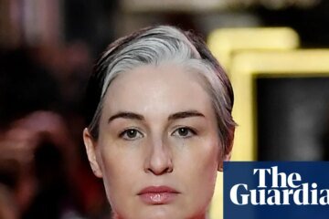 Erin O’Connor says Instagram removed her pregnancy photo for nudity breach | Erin O’Connor