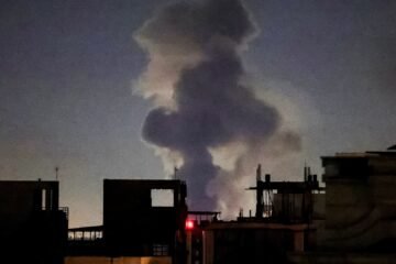 China sets lowest growth target in decades