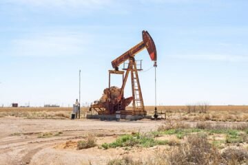 Oil brent WTI: U.S. inventories, UAE attack