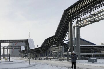 Drones strike Russia’s Ust-Luga port again as EU officials visit Ukraine | Russia-Ukraine war News