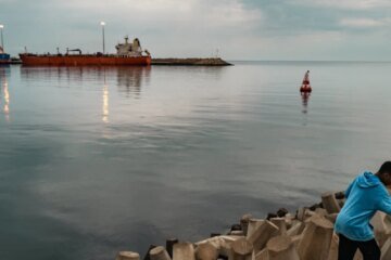 Pakistan moves to mediate between the U.S. and Iran as Trump says he’s ‘giving it five days’