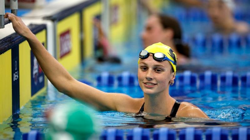Summer McIntosh: Canadian teenager breaks another world record