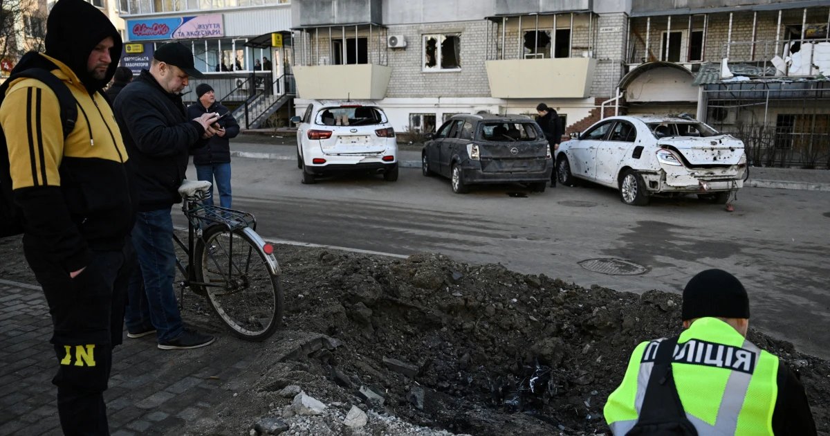 Russian strike on the Kyiv region kills 4 and wounds at least 15, with peace talks stalled
