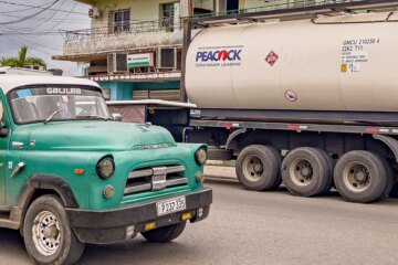 In Cuba, all-night lines for 5 gallons of gas as residents grapple with shortages