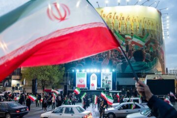 Trump backs off power plant strikes, Iran war goes on amid talks