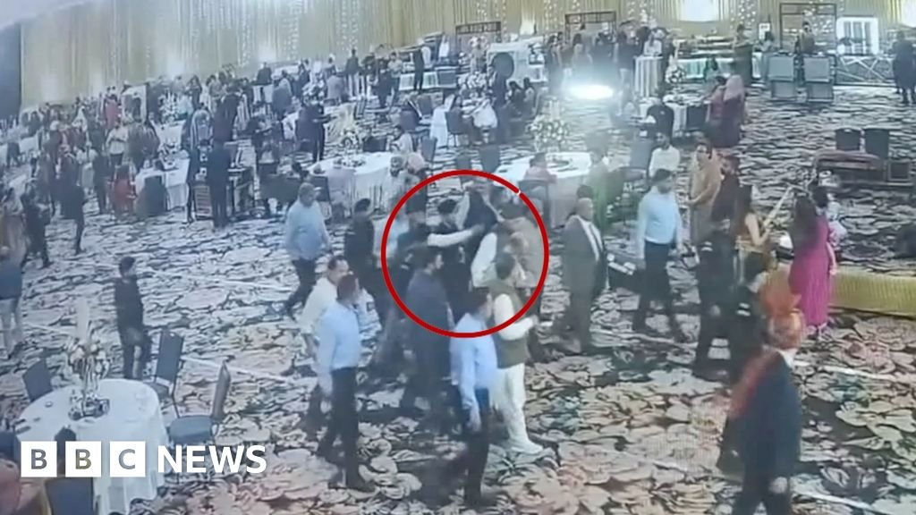 Video shows moment gunshot misses Kashmir ex-chief minister