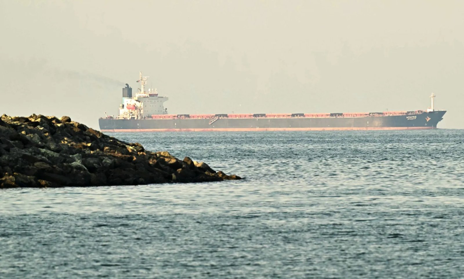 Iran allowing more ships through Strait of Hormuz, data suggest | US-Israel war on Iran News