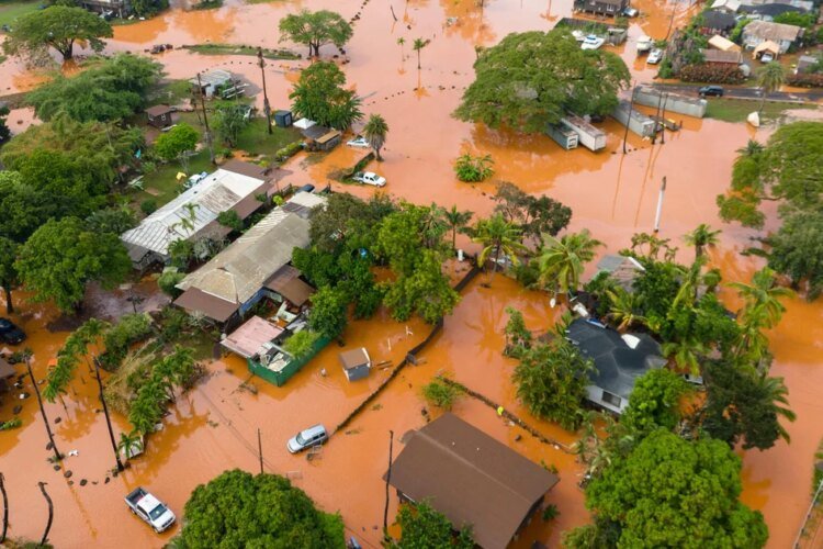 More than 230 rescued amid Hawaii flooding; officials warn more rain is on the way