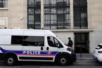 French police foil apparent bomb attack outside of Bank of America building in Paris