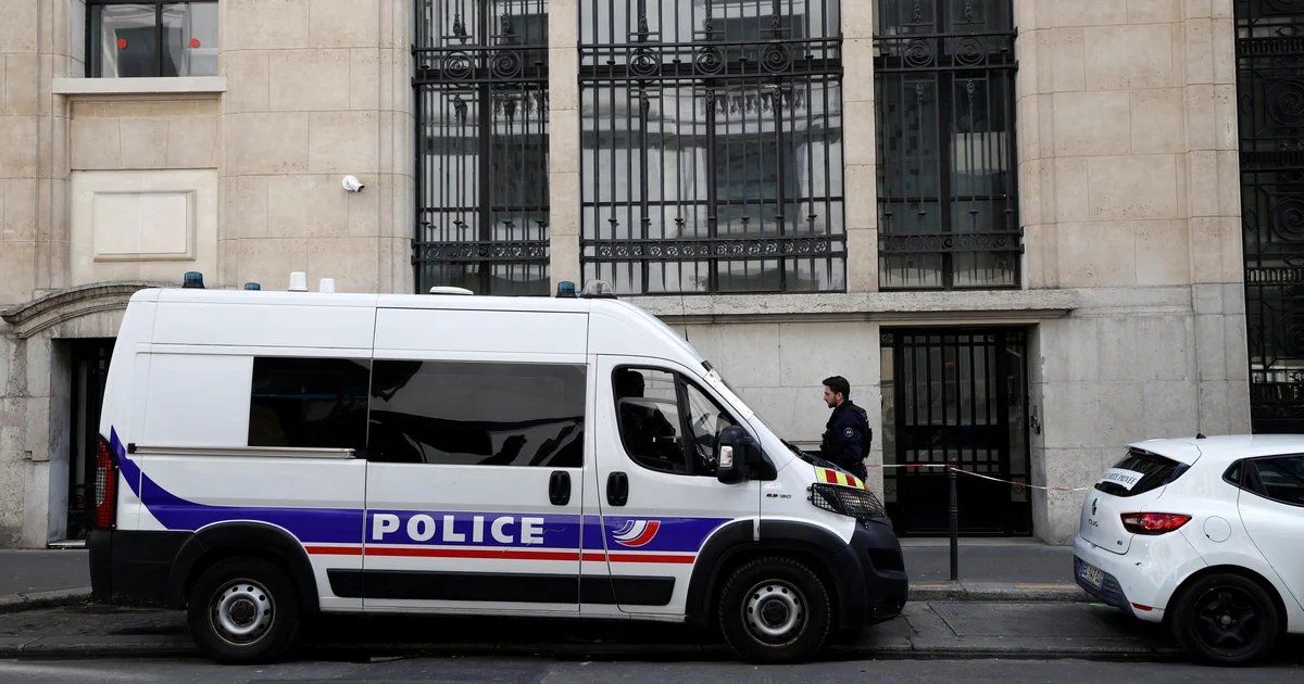 French police foil apparent bomb attack outside of Bank of America building in Paris