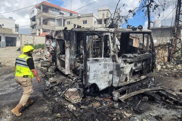 Trump renews threat to Iran’s power plants as war sends oil prices soaring again