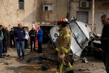 Trump extends pause on striking Iranian energy plants; Witkoff floats 15-point peace proposal