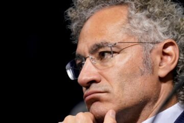 Trump praises Palantir with stock down 14% this week