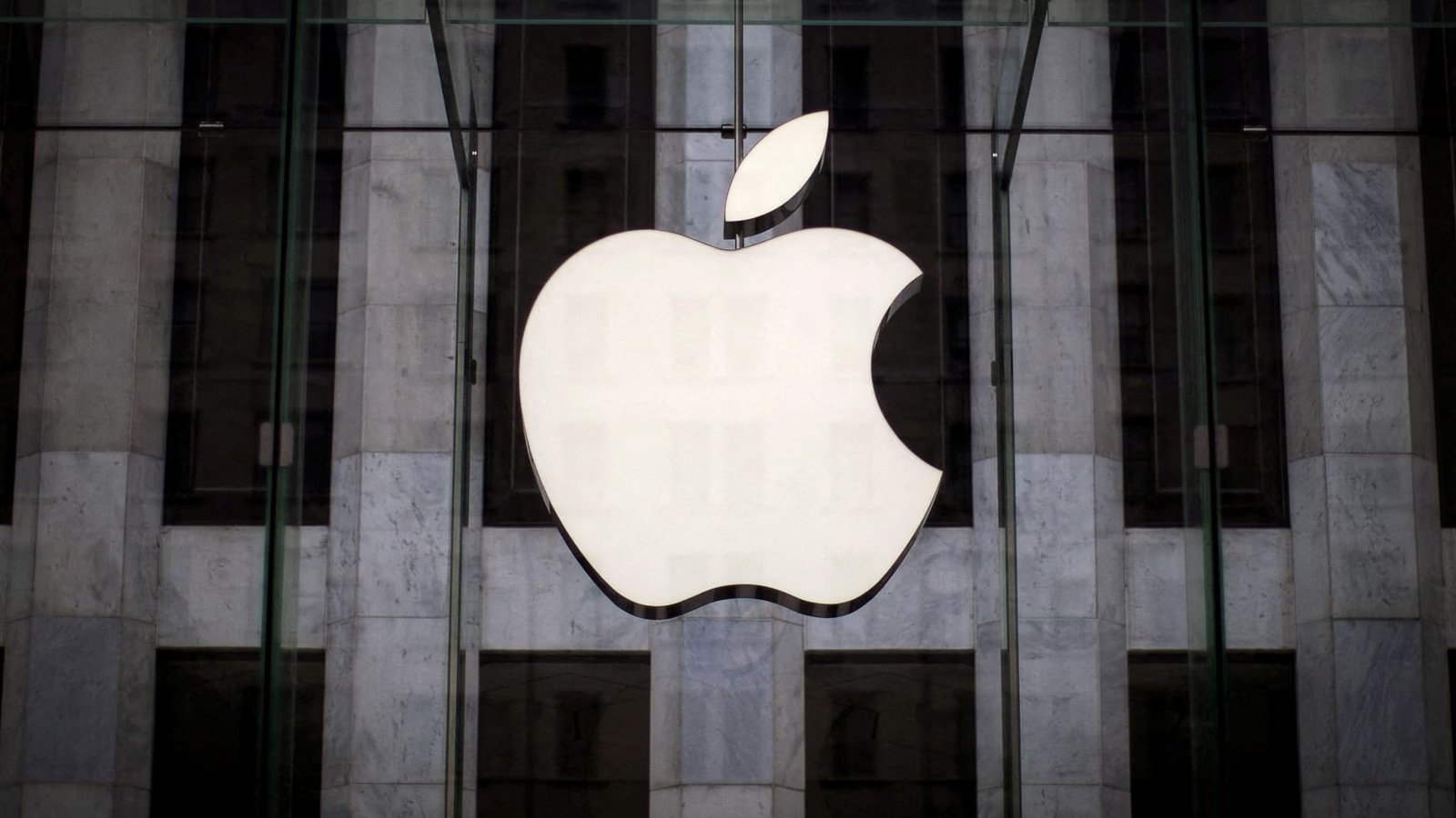 Apple shares sink on report of foldable iPhone delays