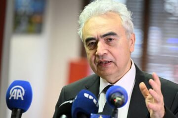 Oil supply crunch will worsen in April, IEA warns