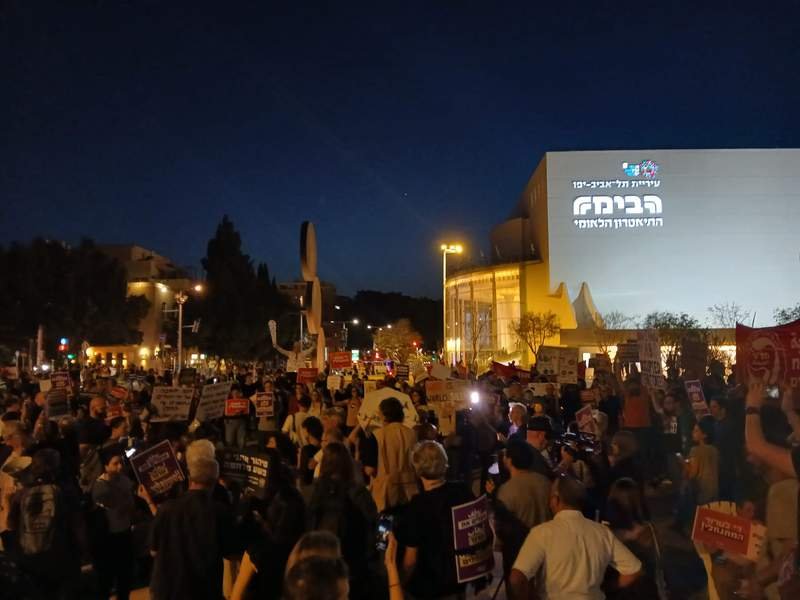 Hundreds of Israelis protest West Bank settler violence in Tel Aviv