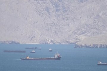 Trump says blockade will stay until Iran makes nuclear deal