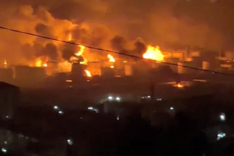 Ukraine claims attack on Russian warships in occupied Crimea | Russia-Ukraine war News