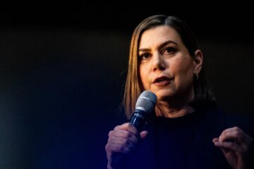 Sen. Elissa Slotkin takes her Midwest message to Iowa, fueling 2028 speculation