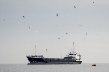 Oil prices jump amid renewed tensions over the Strait of Hormuz