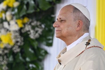 After war of words on Iran, Pope Leo says he’s not interested in a debate with Trump