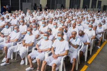 El Salvador holds mass trial for 486 alleged gang members