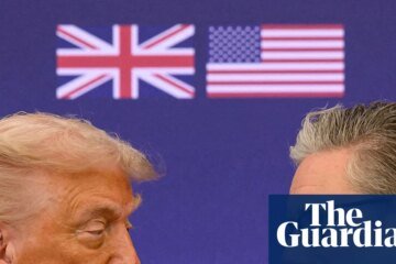 Trump uses Neville Chamberlain jibe to mock Starmer over stance on Iran | Donald Trump