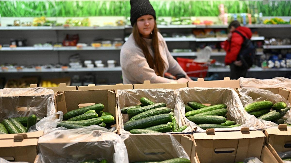 Shoppers feel crunch as price of produce climbs