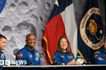 Artemis crew describes Moon mission and splashdown moment