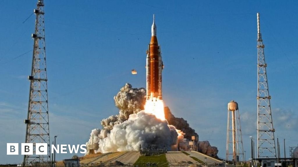 Artemis II’s journey so far as it leaves Earth orbit… in 85 seconds