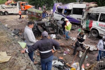 At least 19 killed, dozens hurt in Colombia highway blast