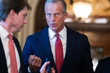 Senate adopts budget resolution after marathon “vote-a-rama” as GOP moves to fund ICE without Democrats