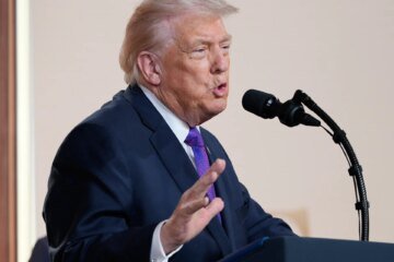 Trump unveils 100 percent tariff on drugs to push for pharmaceutical deals | Donald Trump News