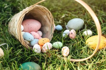 What’s open and closed on Easter 2026? Sunday hours for major stores and food chains.