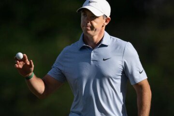 Rory McIlroy claims second straight Masters title