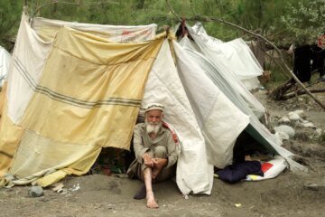 Afghans displaced by Pakistan conflict survive in tent camps | Pakistan Taliban