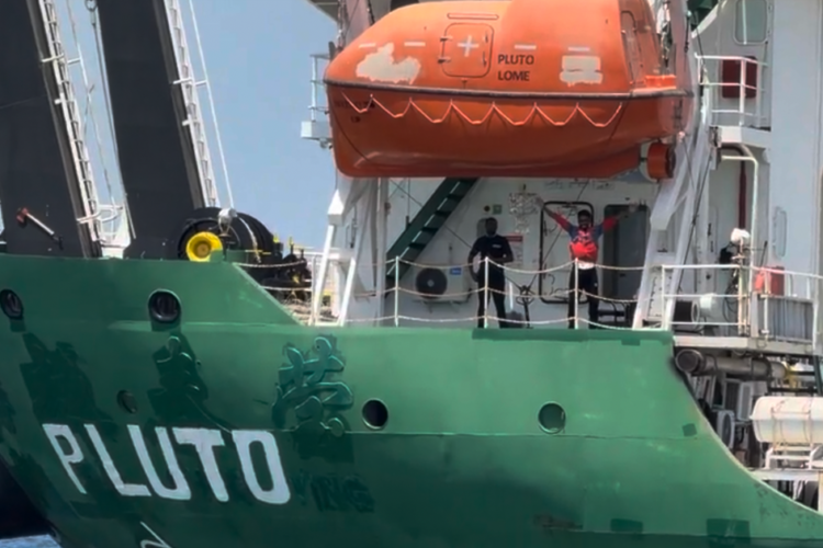 We took a boat into the Strait of Hormuz. Here’s what we saw.