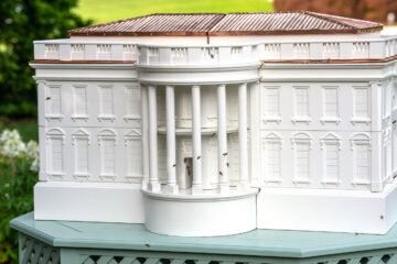 Melania Trump is growing the White House honey program with a new beehive