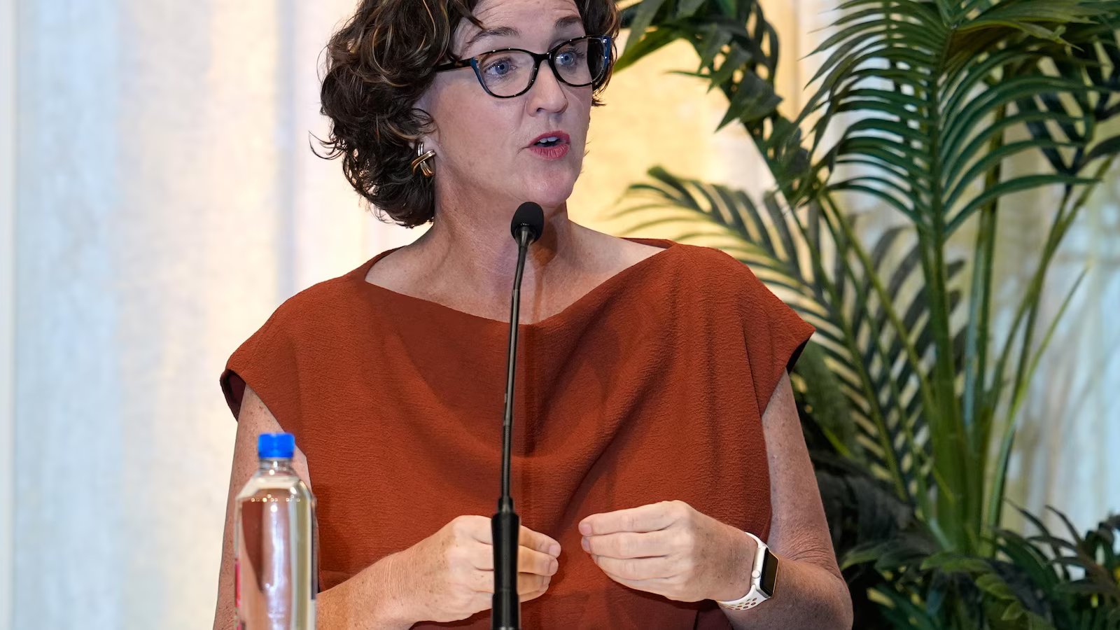 Leading candidates to square off in TV debate at critical point in California governor’s race