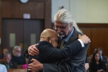 Judge tosses murder conviction for man who served 25 years