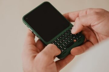 Revival of Blackberry nostalgia and keyboard fuels smartphone startups