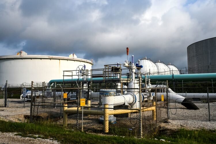 Oil prices fall on report U.S. and Iran closing in on a deal to end war