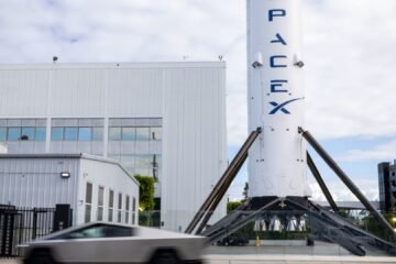 SpaceX launches Starship test flight after prior scrub