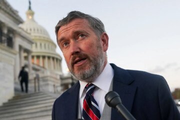 Massie race breaks spending record as pro-Israel groups target Trump critic | US Midterm Elections 2026 News