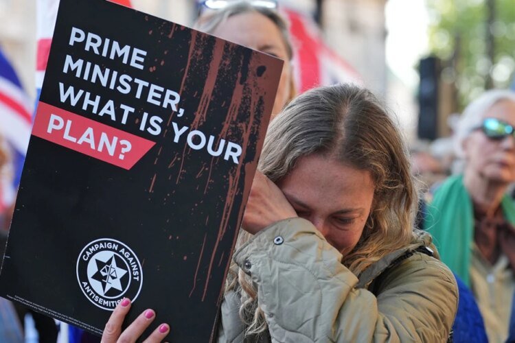 Anger and despair among Jewish Britons after spate of attacks