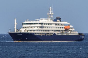 Suspected hantavirus infections leave 3 dead, several ill on a cruise ship in the Atlantic