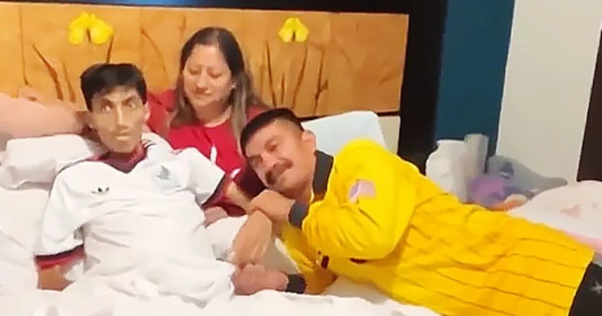 Teen dies hours after his parents reunited with him following immigration detention