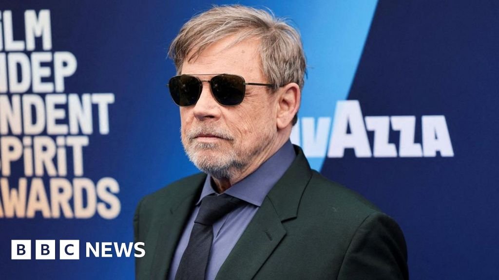 White House calls Mark Hamill ‘sick’ after actor’s Trump grave post