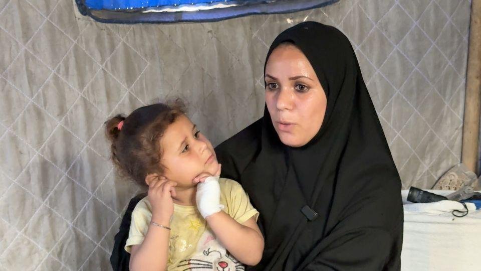 Rats and weasels infest camps for displaced Gazans