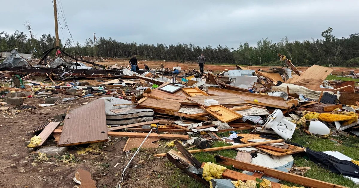 14 tornadoes reported across Mississippi as powerful storms ravage hundreds of homes, knock out power